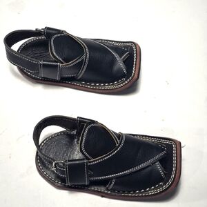 Boy"s Black Leather Sandals Size 6-6.5